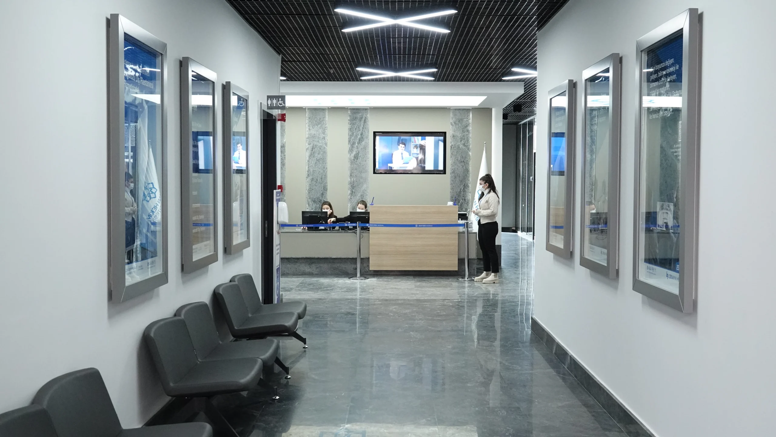 Söğütözü Diş Hastanesi Ağız diş çene radyolojisi görüntüleme alanı koridoru ve kayıt alanı.